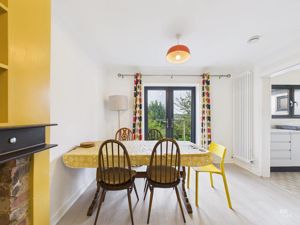 DINING - click for photo gallery